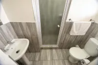 Ecomotel Louis Botha - 2 ดาว