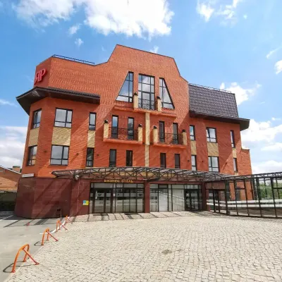 Business Hotel Yar National Museum of Defenders of the Fatherland附近的飯店