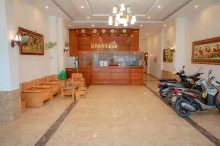 KHÁNH Gia Hotel Отели рядом с достопримечательностью «Cửa hàng phụ kiện thời trang BG»