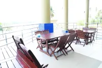 Marina Heights Resort