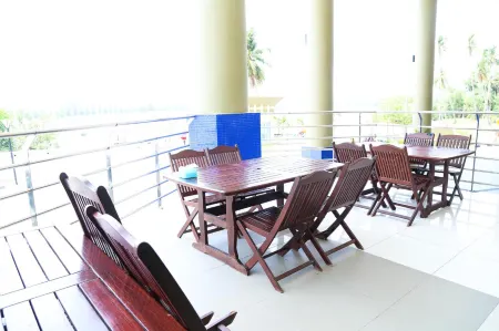 Marina Heights Resort