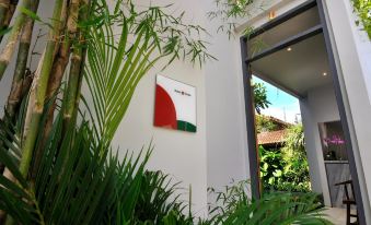 Room & Vespa 1 - Stay Central Seminyak Near Beach