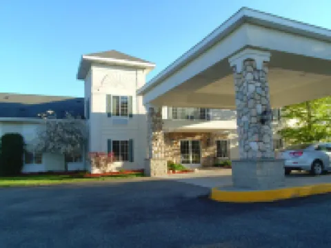 American Inn and Suites Houghton Lake