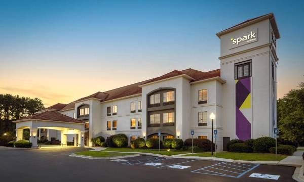 Spark by Hilton Savannah Airport