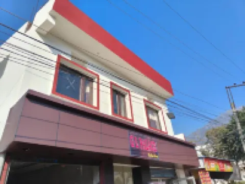 จี แอล พาเลซ