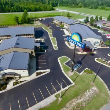 Clarion Pointe Athens I-65