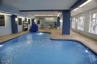 Baymont by Wyndham Rockford - Pools