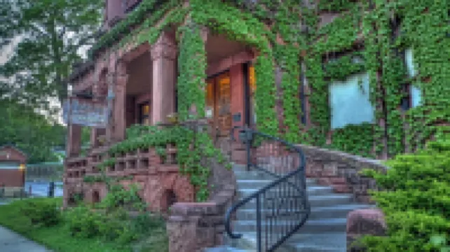 The Redstone Inn and Suites Hotels in 