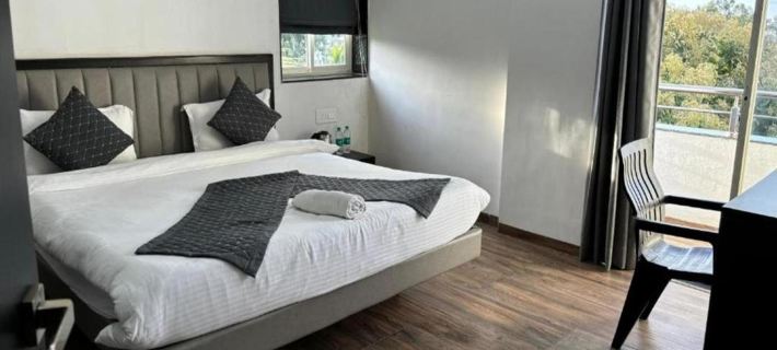 Sunny Executive Hotels in Satara