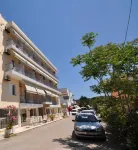 Saronis Hotel - parking