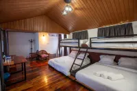 Joe Fisherman Inn Hotel di 