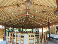 Magic Oceans Dive Resort - bar