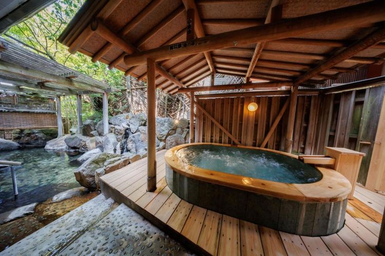 雨宿りの樹 Yorozuya, Yamanouchi - 2026 Prices & Reviews | Trip.com