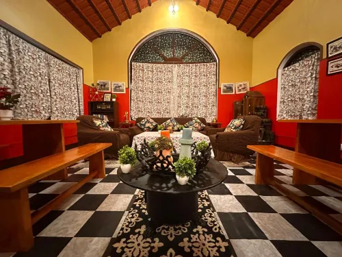 La Address Retreat - the Heritage Homestay - Bed and Breakfasts
