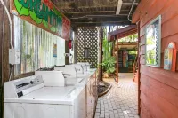 Dreamtime Hostel - hostel
