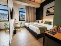 Hunters Hotel Medellin - Mountain view