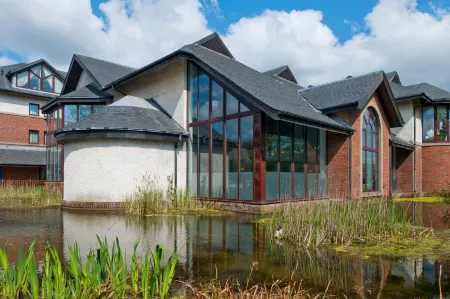 Holiday Inn Glasgow - East Kilbride Отели в г. Ньютон Мернс