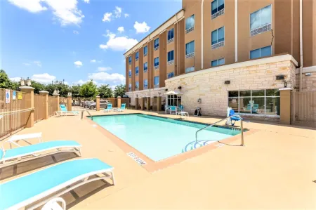Holiday Inn Express & Suites Houston East - Baytown Отели в г. Бейтаун