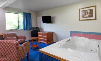 Super 8 by Wyndham Delmont