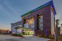 La Quinta Inn & Suites by Wyndham Galveston West Seawall Hotel in zona Moody Gardens