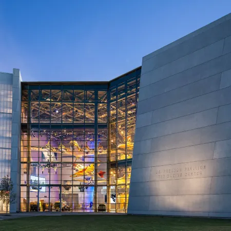 New Orleans Marriott Warehouse Arts District Отели рядом с достопримечательностью «Конференц-центр Morial»