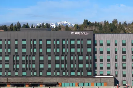 Residence Inn Seattle Northgate Station Отели рядом с достопримечательностью «Парк Мэттьюс Бич»