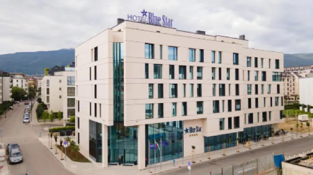 Blue Star Luxury Hotel Отели рядом с достопримечательностью «Зоопарк София»