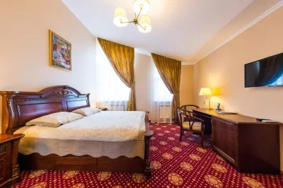 Restoran Provans Hotel Pamyatnik Leninu 주변 호텔