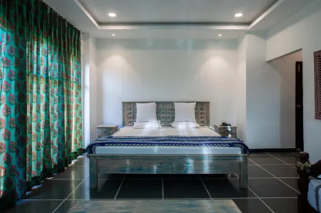 Hotel Mewari Villa Pure Veg Отели рядом с достопримечательностью «Джагдиш Темпл»