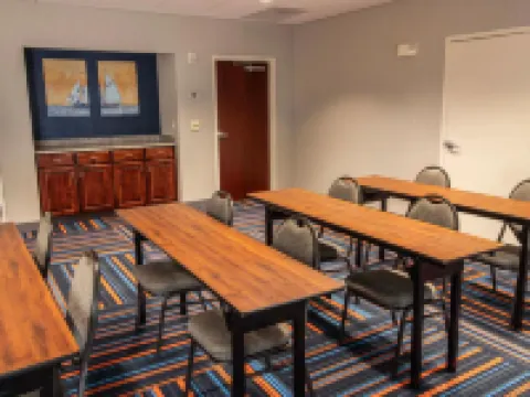 Hampton Inn & Suites Norfolk-Airport Hotels in Norfolk