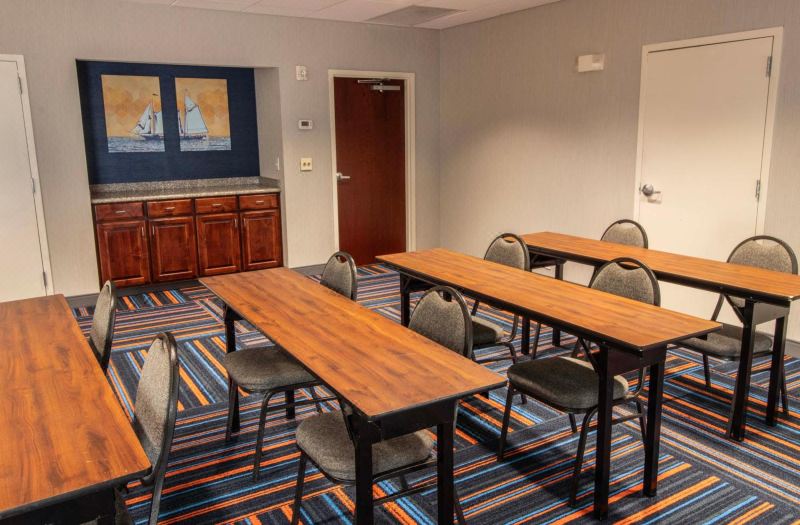 Hampton Inn & Suites Norfolk-Airport photo 4