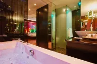 Savoy Hotel - Kylpyammeita