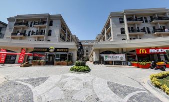 Agora Suites