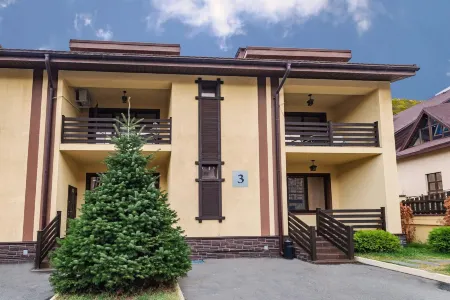 Chalet by Provence (Шале Прованс) Отели рядом с достопримечательностью «Курорт Красная Поляна»