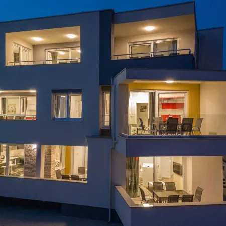 Apartments & Rooms Danivan Pool Villas