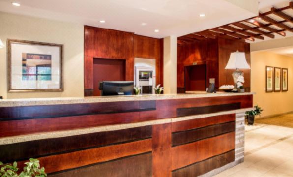 Days Inn by Wyndham Edmonton Downtown