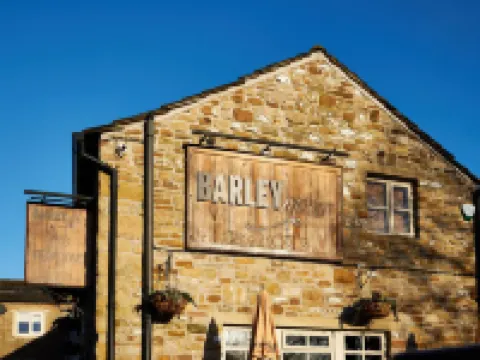 บาร์ลีย์ โมว์ โรงแรมในPendle District