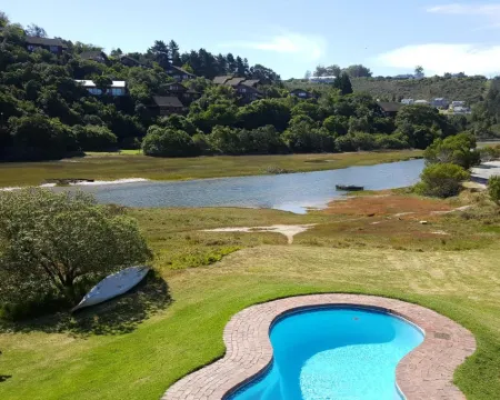 ソールト リバー ロッジ クニスナのホテル