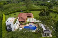 Chalet La Alemania Hotels in Calarca