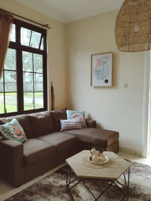 The Pinewood Villa Kota Bunga by Citrus House - Huvilat