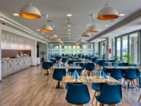 Akadémia Hotel バラトンフレドのホテル