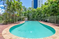 The Meriton on Main Beach - Pools