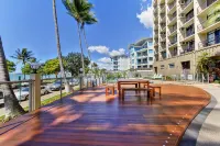 Aquarius on the Beach - parking