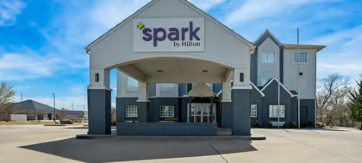 Spark by Hilton Stillwater 펜 카운티 호텔