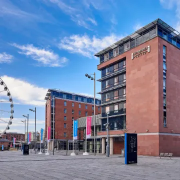 Staybridge Suites LIVERPOOL by IHG Отели рядом с достопримечательностью «Комплекс Альберт-Док»
