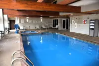 Holiday Inn Express & Suites PORT WASHINGTON by IHG - Pools
