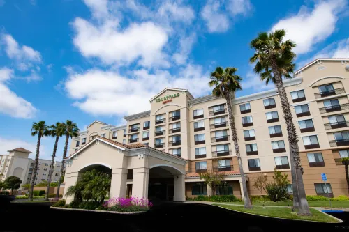 Courtyard Newark Silicon Valley Hotels in Newark