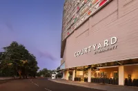 Courtyard by Marriott Colombo Hotels near Gangarama Sima Malaka