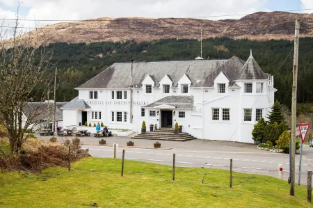 Bridge of Orchy Hotel Отели в г. Крианларич