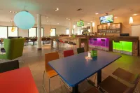โรงแรมเอ็กซ์พลอเรอร์ มอนทาฟอน - ที่มีบาร์
